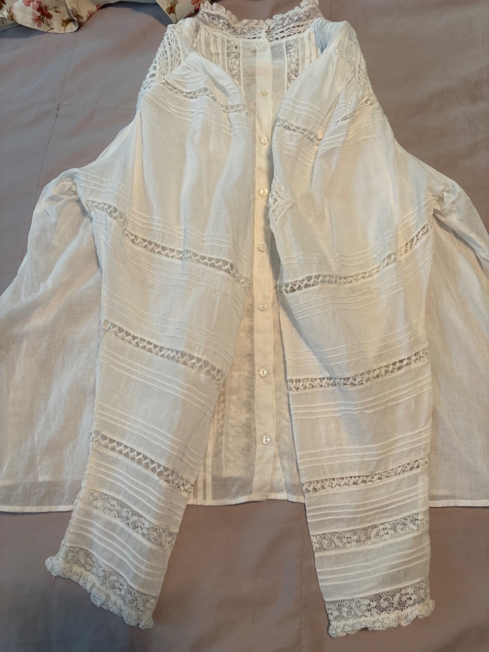 Doen Lace Top - Picture 14 of 17